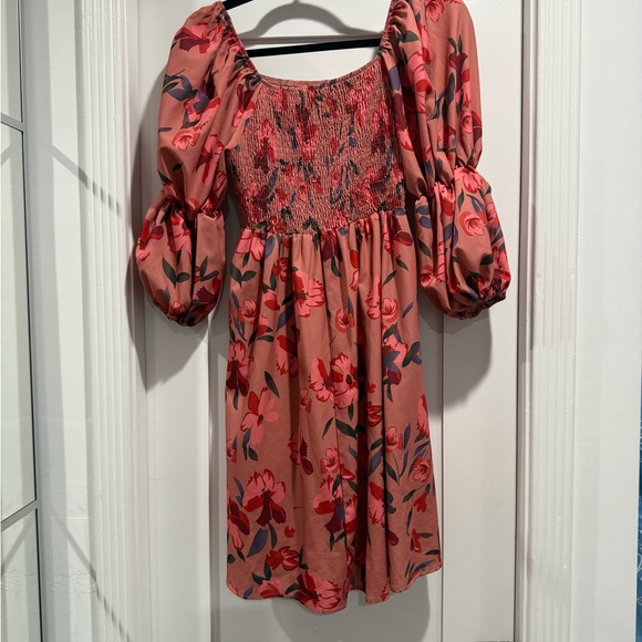 Dresses & Skirts - Floral Puff Sleeve Dress